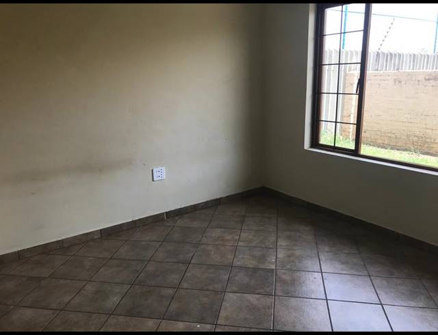 2 BEDROOM PROPERTY TO RENT IN HEATHERVIEW